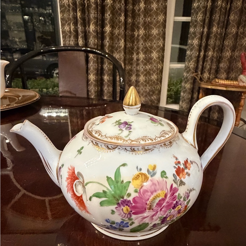 Empress authentic  Dresden Flowers Tea Pot
by Richard Klemm hand painted Rare